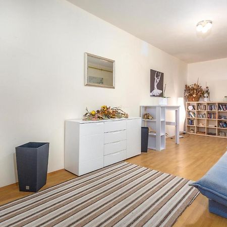 Nice Apartment In Stara Baska 1 With Wifi Bagian luar foto