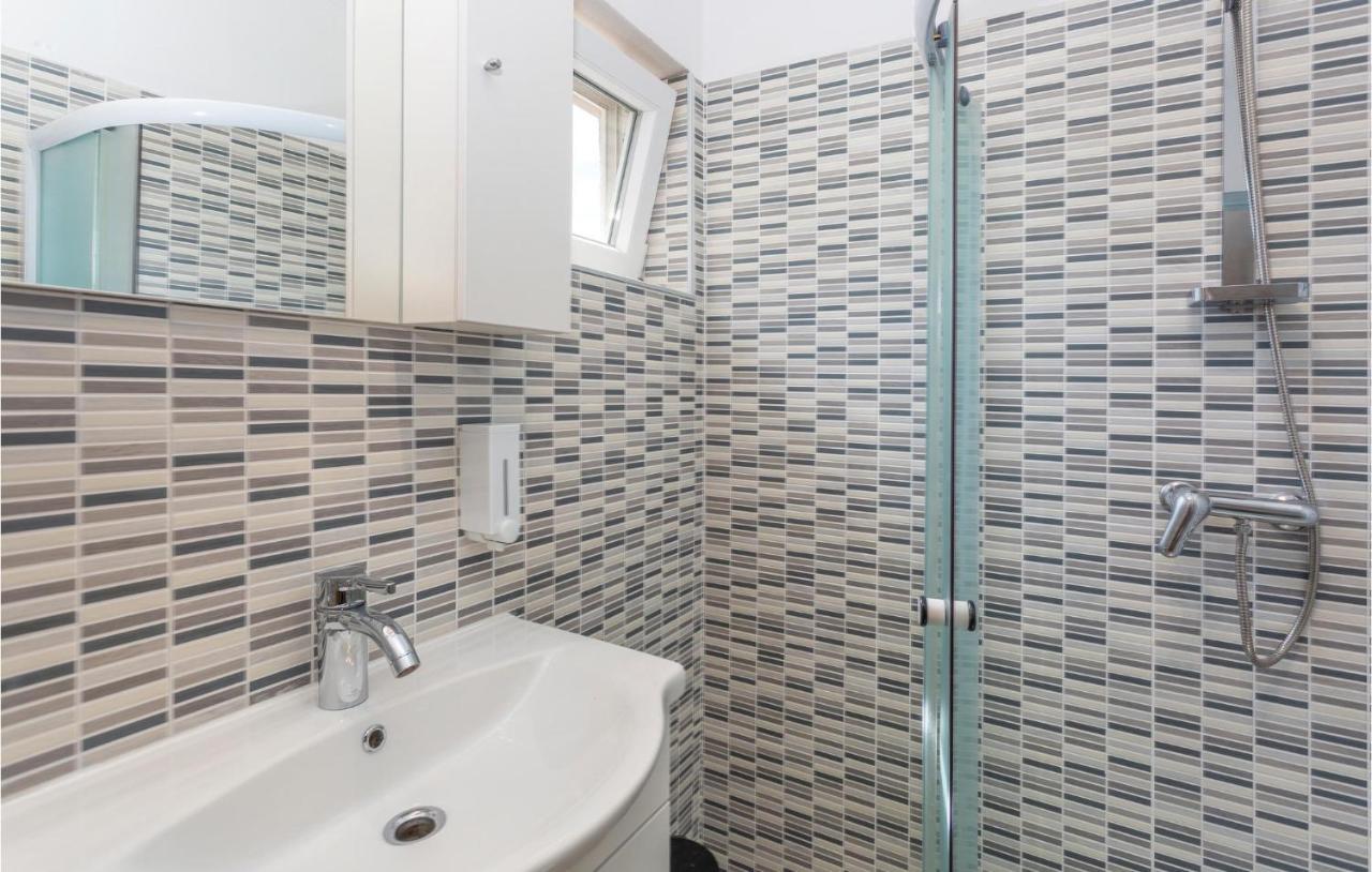 Nice Apartment In Stara Baska 1 With Wifi Bagian luar foto